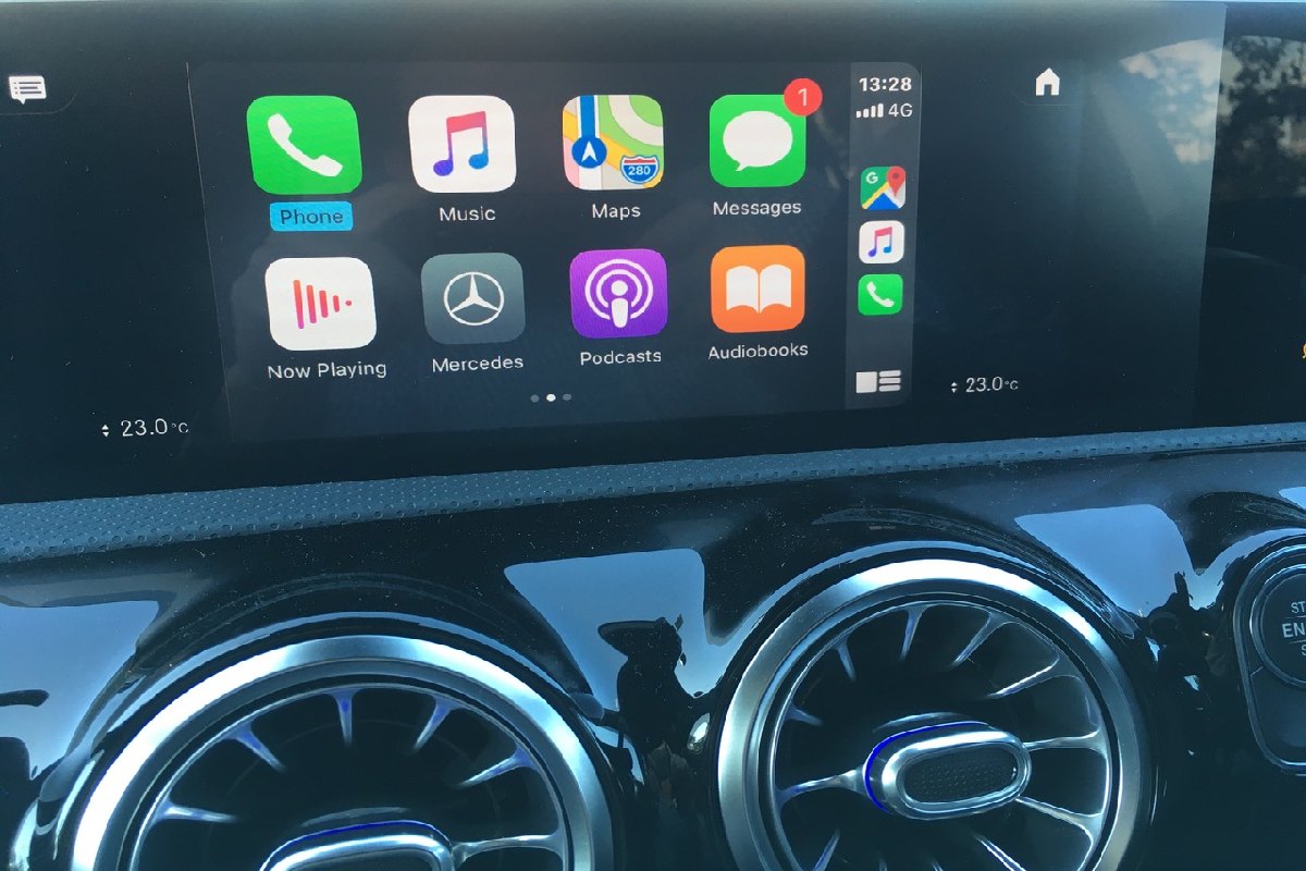 Apple CarPlay